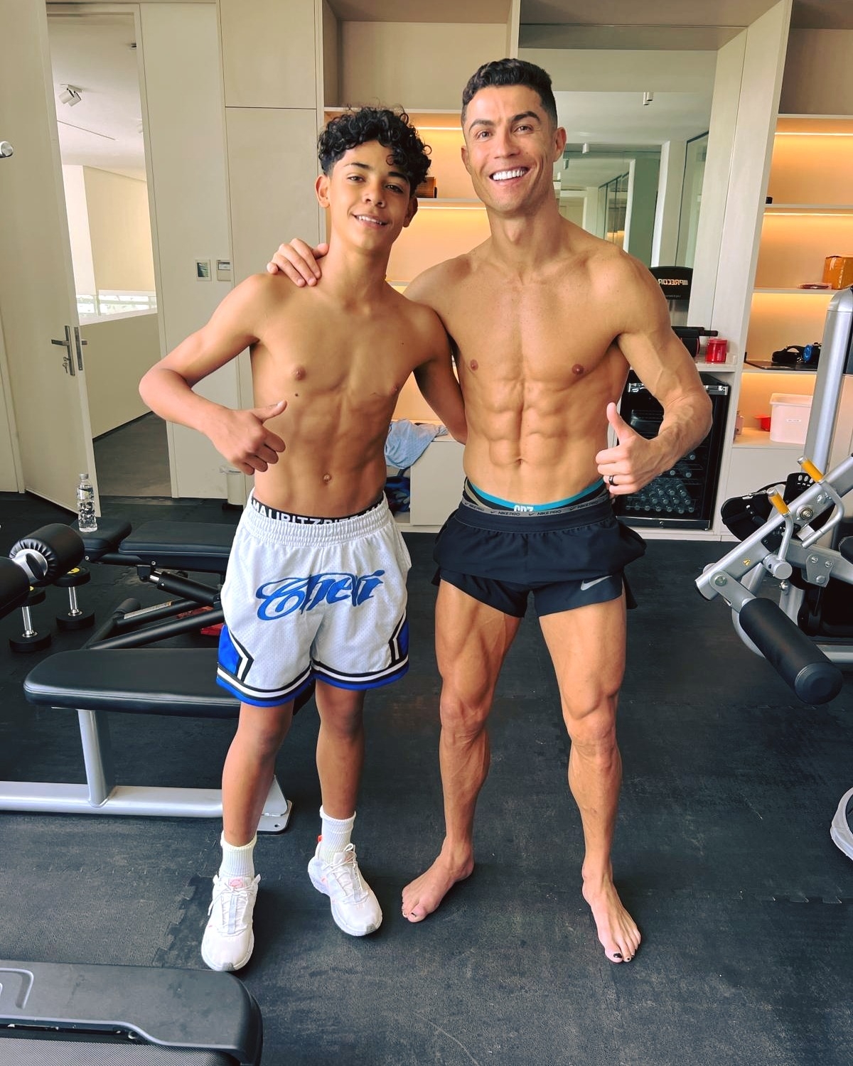 39歲老詹與20歲布朗尼父子同臺！39歲C羅能否等到與迷你羅同臺？